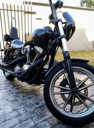 HARLEY-DAVIDSON DYNA SUPER GLIDE 